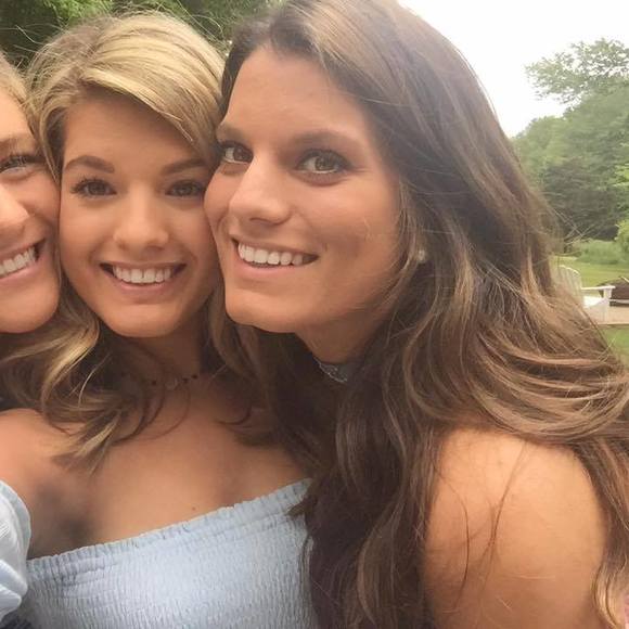 Meet your Posher, Liz - Picture 1 of 1